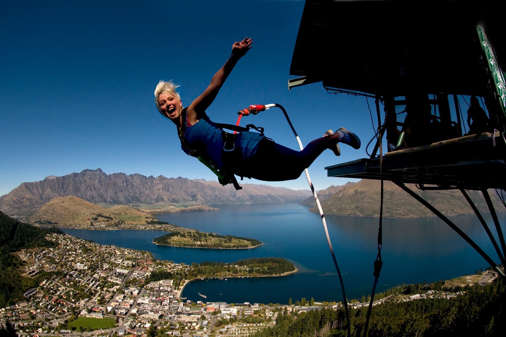 Bungy Jumping at Lake Wakatipu, Queenstown, New-Zealand