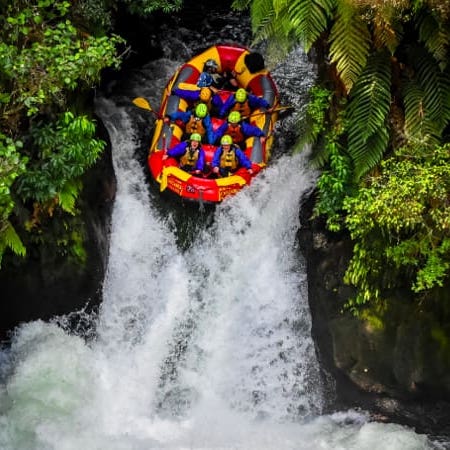 River Rafting, Queenstown - Test your sense of adventure with whitewater rafting on the Shotover River or Kawarau River in Queenstown, New Zealand. 